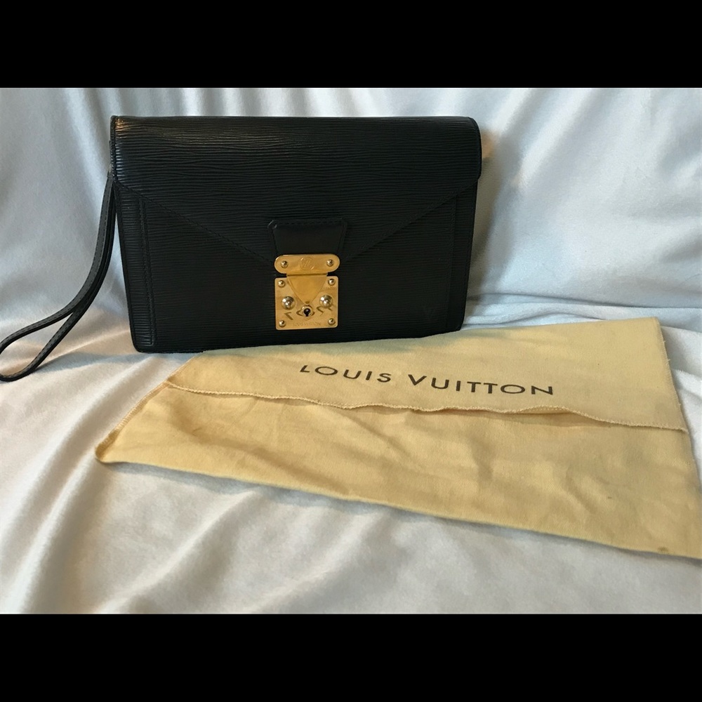Louis Vuitton Epi Noir Dragonne Luxury Clutch/Handbag